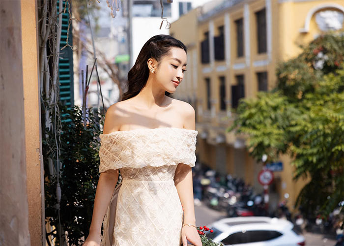 Trong suốt thời gian mang thai, Hoa hậu Việt Nam 2016 chưa bao giờ tiết lộ thông tin hay khoe ảnh bụng bầu trên trang cá nhân.