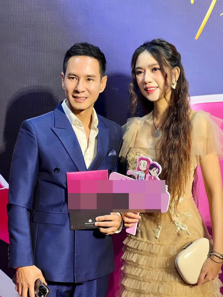 4 con, vo Ly Hai van xinh tuoi, dang nuot phat hon