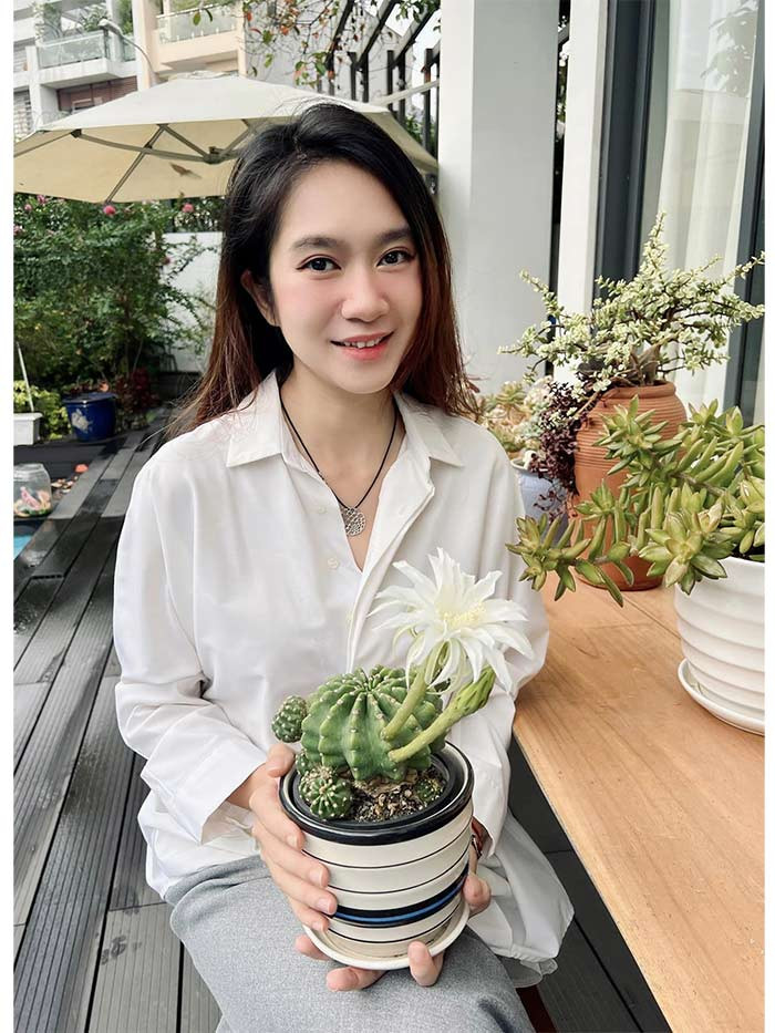 Làn da trắng, vóc dáng thon thả, bà mẹ bốn con luôn khiến mọi người trầm trồ vì vẻ ngoài của cô.