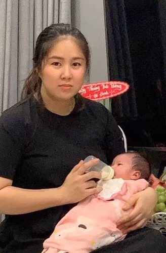 Nữ diễn viên "Gạo nếp gạo tẻ" từng gây sốc với ngoại hình phát tướng, cân nặng lên tới gần 80 kg trong thời kỳ mang thai con gái thứ hai.