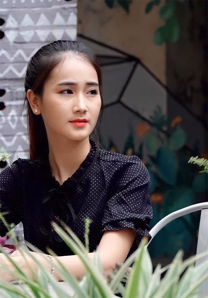 Mặc dù đã sinh hai con, nhưng vợ Bảo Anh vẫn trẻ trung và giữ được vóc dáng thon gọn.