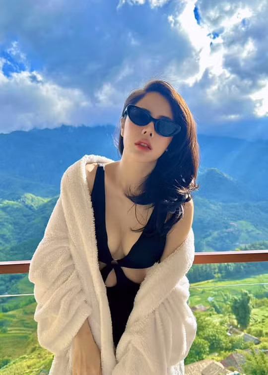 Hiện tại, ngoài công việc ở đài truyền hình, Bạch Lan Phương còn kinh doanh làm đẹp.