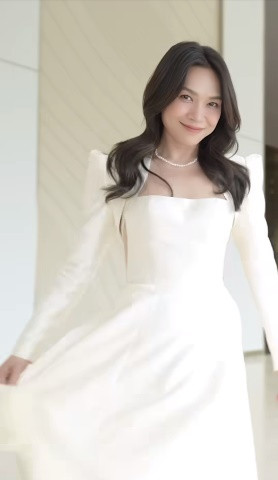 Trên trang cá nhân của mình, Mỹ Tâm cũng đăng ảnh "thả thính": "Hình như nhiều bạn đang tìm kiếm cô gái này phải không?".