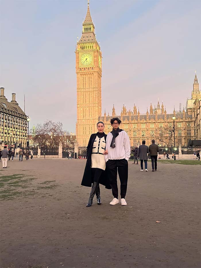 Thừa hưởng chiều cao của mẹ nên mới 15 tuổi nhưng Vương Khang đã cao lớn hơn hẳn các bạn cùng lứa.