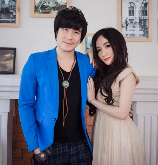 Sau Quỳnh Nga, năm 2013, Khánh Phương dính tin đồn tình cảm với Đan Thùy. Cả hai hợp tác chung trong một số MV ca nhạc. Tuy vậy, dù bên nhau như hình với bóng nhưng cặp đôi chưa một lần công khai chuyện tình cảm.