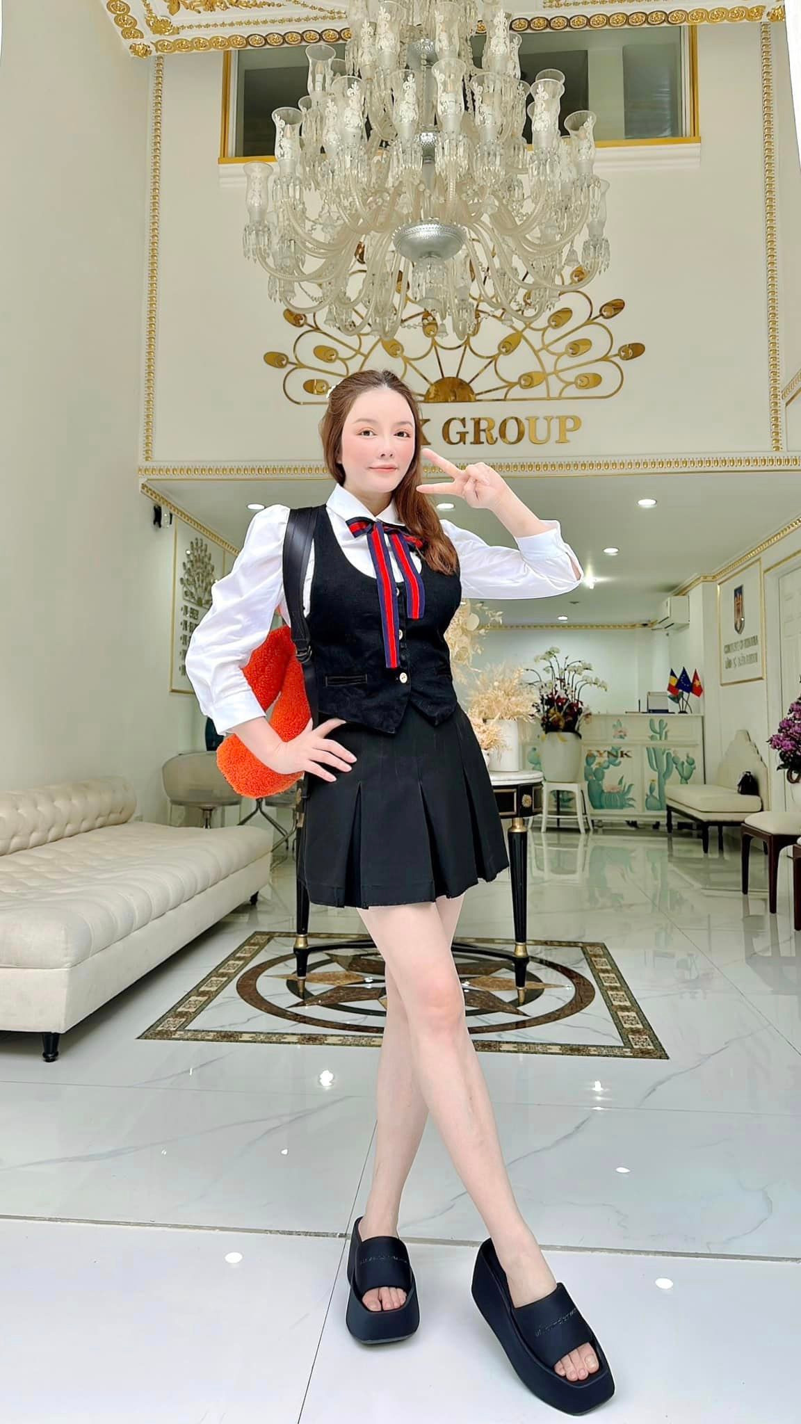 FA lau nam nhu Ly Nha Ky: Khoe di choi voi... gau bong