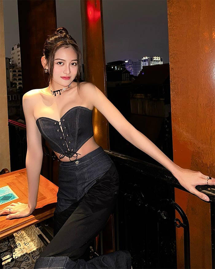 Ngoài tập gym, Thùy Anh còn tập võ, tập nhảy để giữ được vóc dáng quyến rũ.