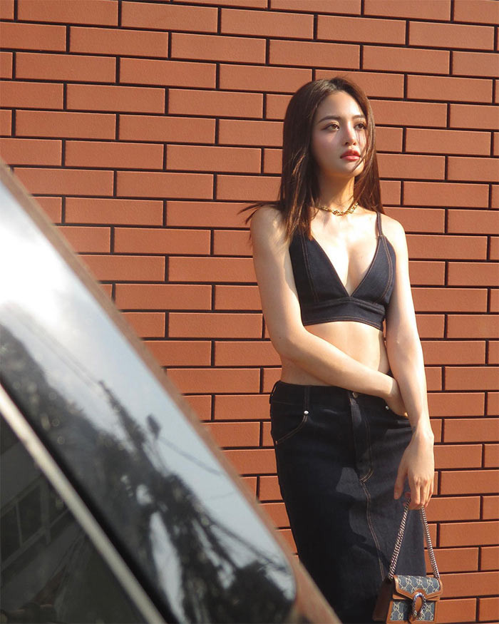 Để có được thân hình gợi cảm, vòng nào ra vòng đó, nữ diễn viên "Đừng nói khi yêu" đã rất chăm chỉ tập gym.