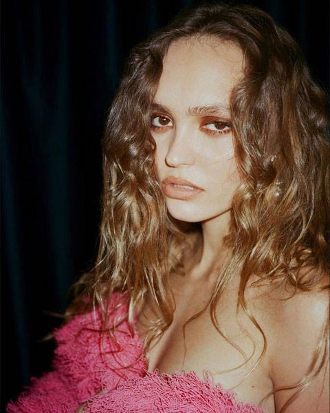 Mỗi khi rời khỏi nhà, Lily-Rose thường suy nghĩ quá nhiều vì sợ bị cánh săn ảnh chộp được khoảnh khắc không đẹp của mình.