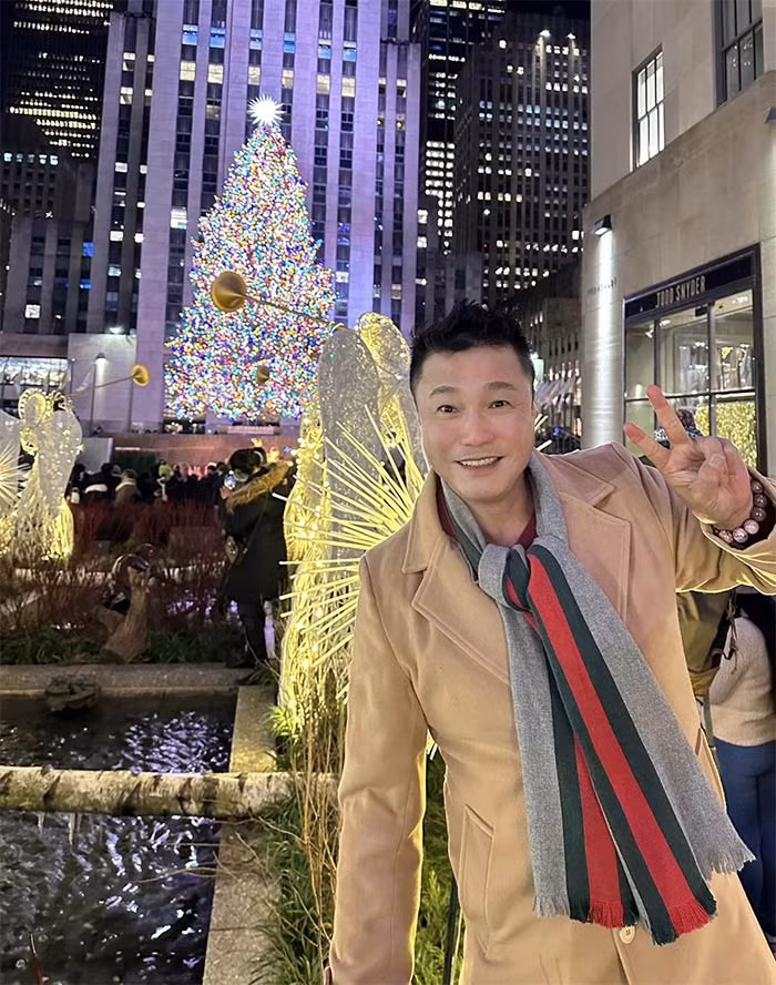 Chính vì thế Lý Hùng vẫn duy trì được cân nặng lý tưởng và không bị mất dáng dù đã ở tuổi U55.