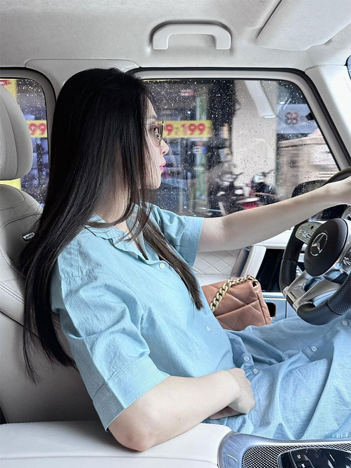 Dam Thu Trang tu tin khoe dang sau mot thang sinh con