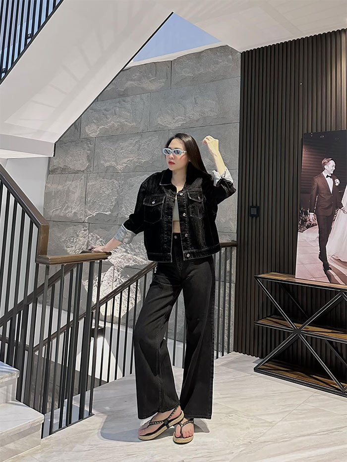 Tay, chân, khuôn mặt của người đẹp sinh năm 1989 đều thon gọn.