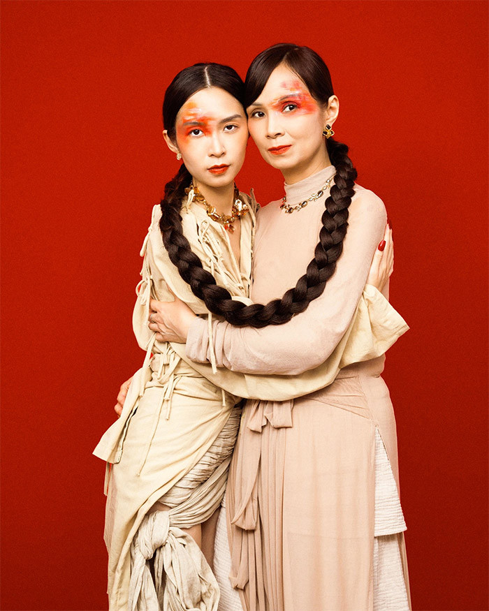 Con gái và con trai của nghệ sĩ Xuân Hinh thừa hưởng những nét thanh tú của mẹ.