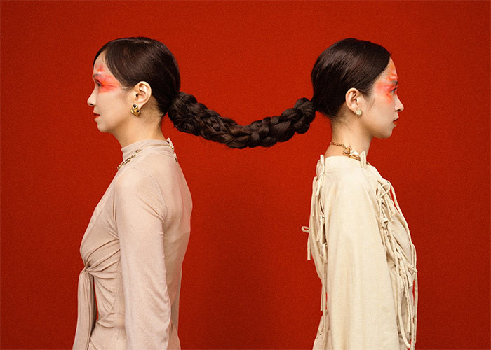 Con gái lớn của Xuân Hinh là Bảo Linh sinh năm 1995. Cô theo học ngành truyền thông ở Mỹ và trở về Việt Nam sinh sống, làm việc tại Hà Nội. Cuối năm 2022, Bảo Linh đã lên xe hoa với bạn trai Đức Triệu sau thời gian gắn bó ở Mỹ.