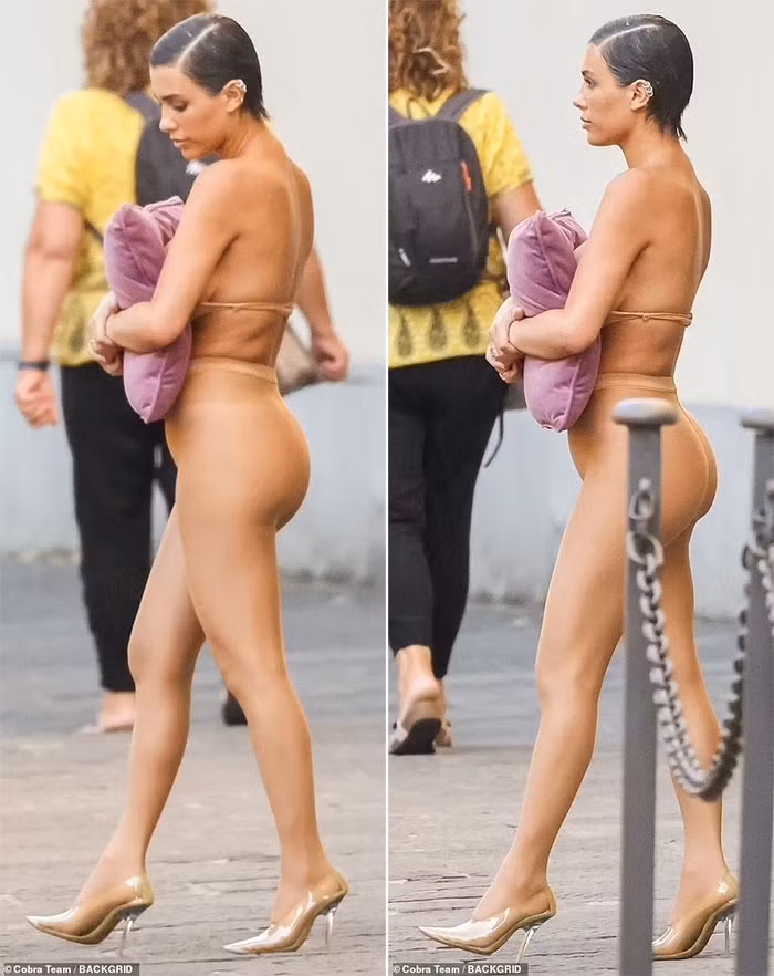 Trong thời gian có mặt ở Italy, Bianca Censori đã khiến người dân nước này tức giận vì cách ăn mặc phản cảm của cô. (Ảnh: Backgrid)