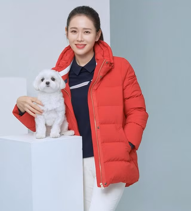 Thời gian mang thai con trai đầu lòng, ngoại hình của nữ diễn viên 40 tuổi không bị thay đổi nhiều.