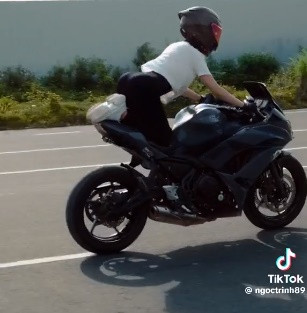 Thời gian gần đây, Ngọc Trinh thể hiện niềm đam mê moto phân khối lớn. Cô còn tham gia một khóa học lái moto ngắn hạn.