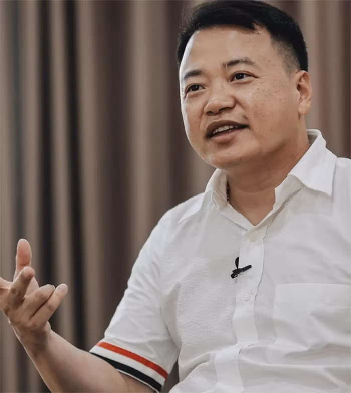 Ngày 9/5 vừa qua, Shark Bình thông báo đã chính thức ly hôn vợ là bà Đào Lan Hương. "Sau hơn 3 năm kể từ ngày ký đơn thuận tình ly hôn và hoàn tất phân chia tài sản, đến nay tôi và vợ cũ đã thỏa thuận xong việc chia tài sản (bổ sung) và hoàn tất thủ tục giấy tờ ly hôn", nam doanh nhân cho biết. (Ảnh: FBNV)