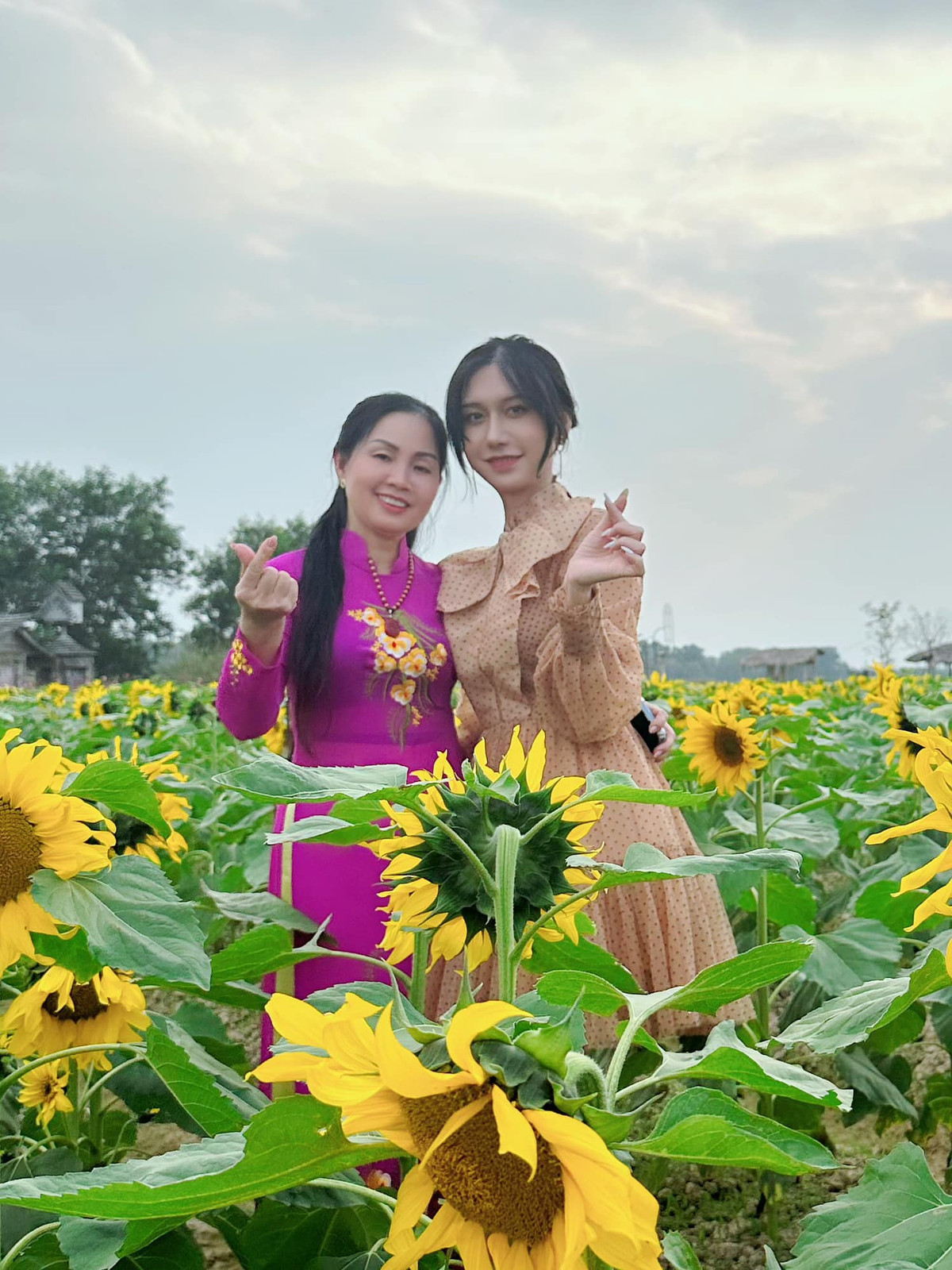 Ngày càng xinh đẹp và thành công, mỹ nhân quê Bắc Giang bày tỏ lòng biết ơn tới người mẹ đã sinh ra mình và luôn ủng hộ cô trong cuộc đời này.