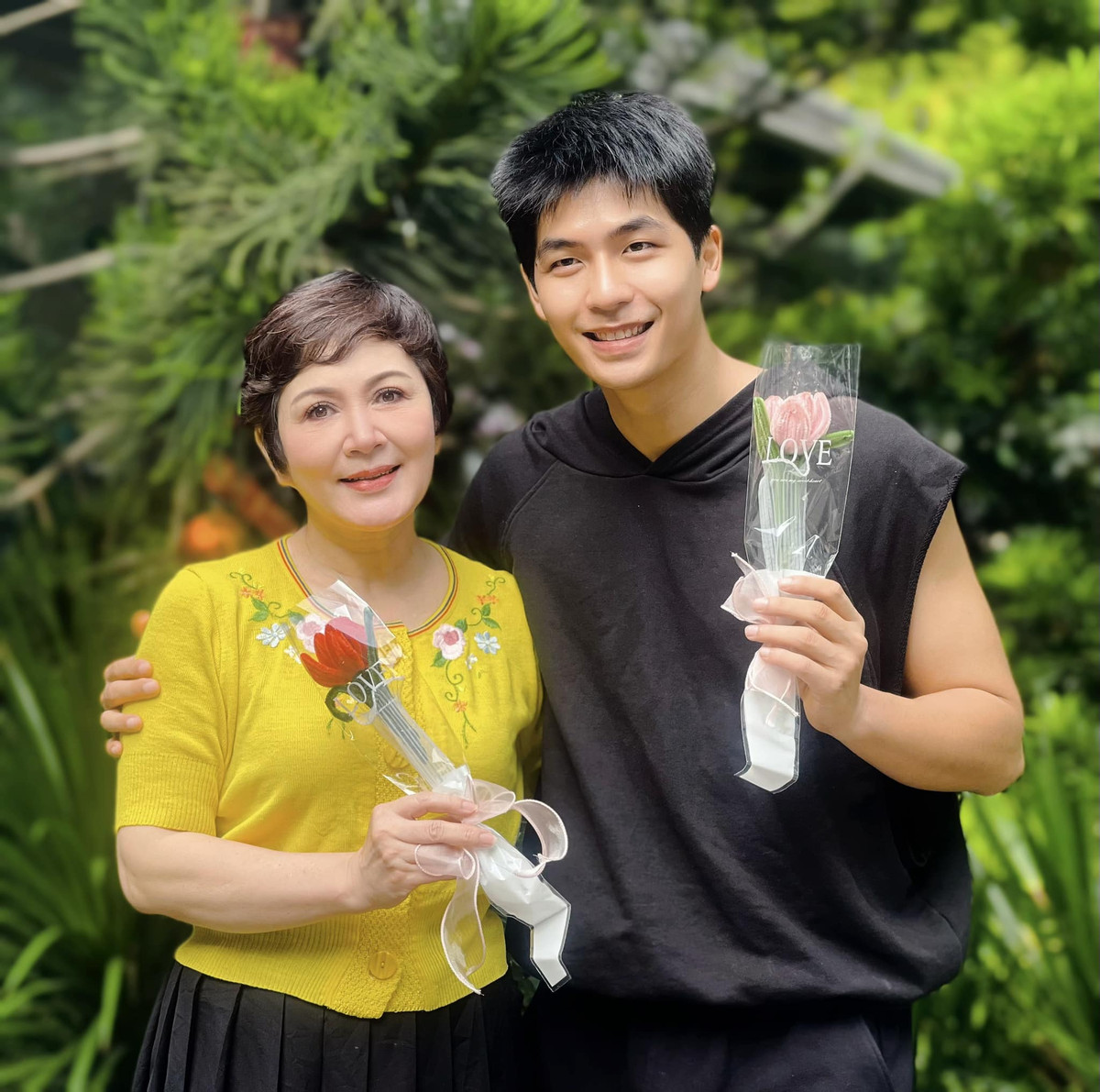 Sau "Món quà của cha", nữ diễn viên gạo cội của sân khấu kịch và điện ảnh miền Bắc đang tham gia một dự án phim mới.