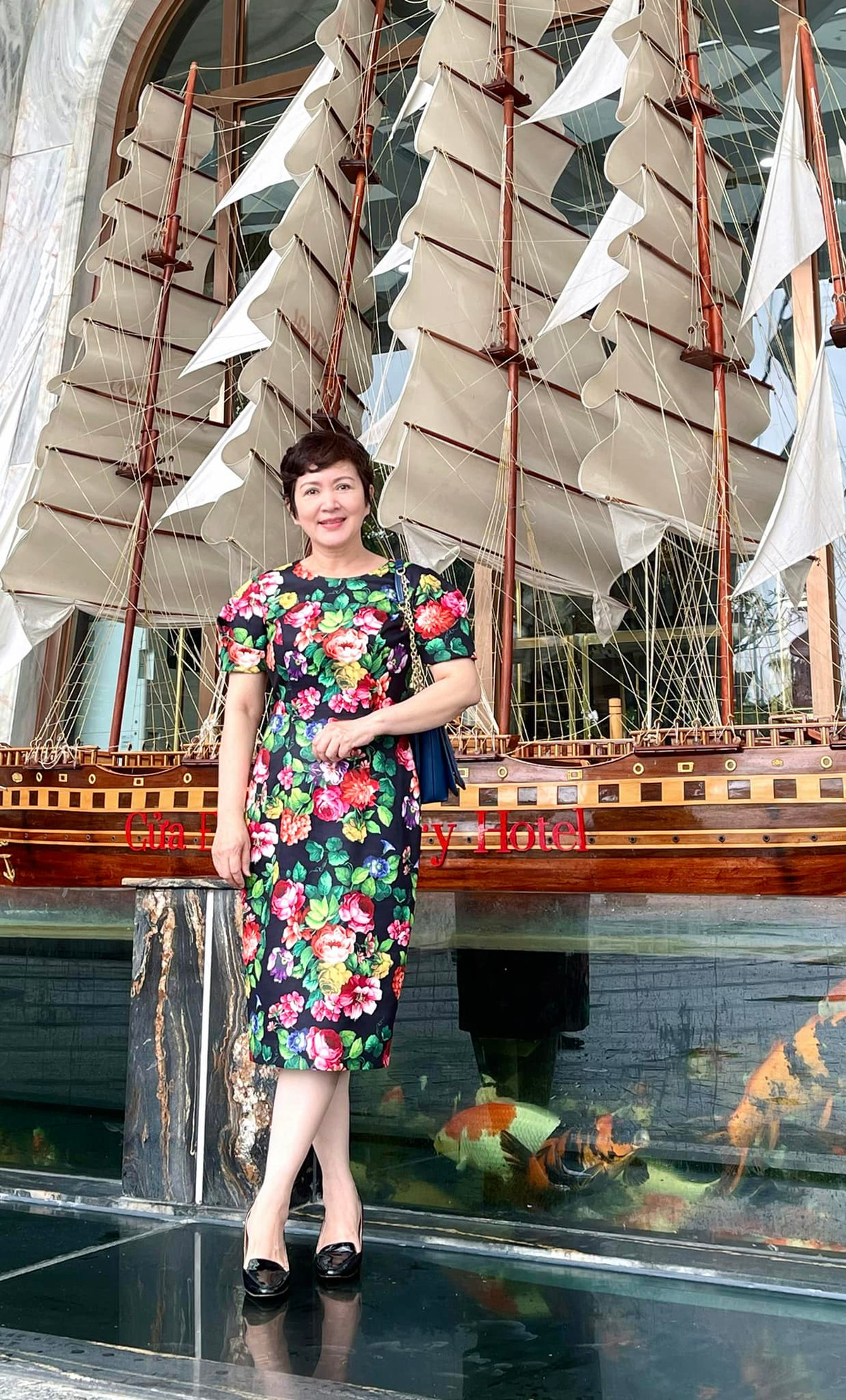 Ở tuổi U60 nhưng nữ NSND vẫn sở hữu nước da căng bóng nhờ biết cách chăm sóc da mỗi ngày.