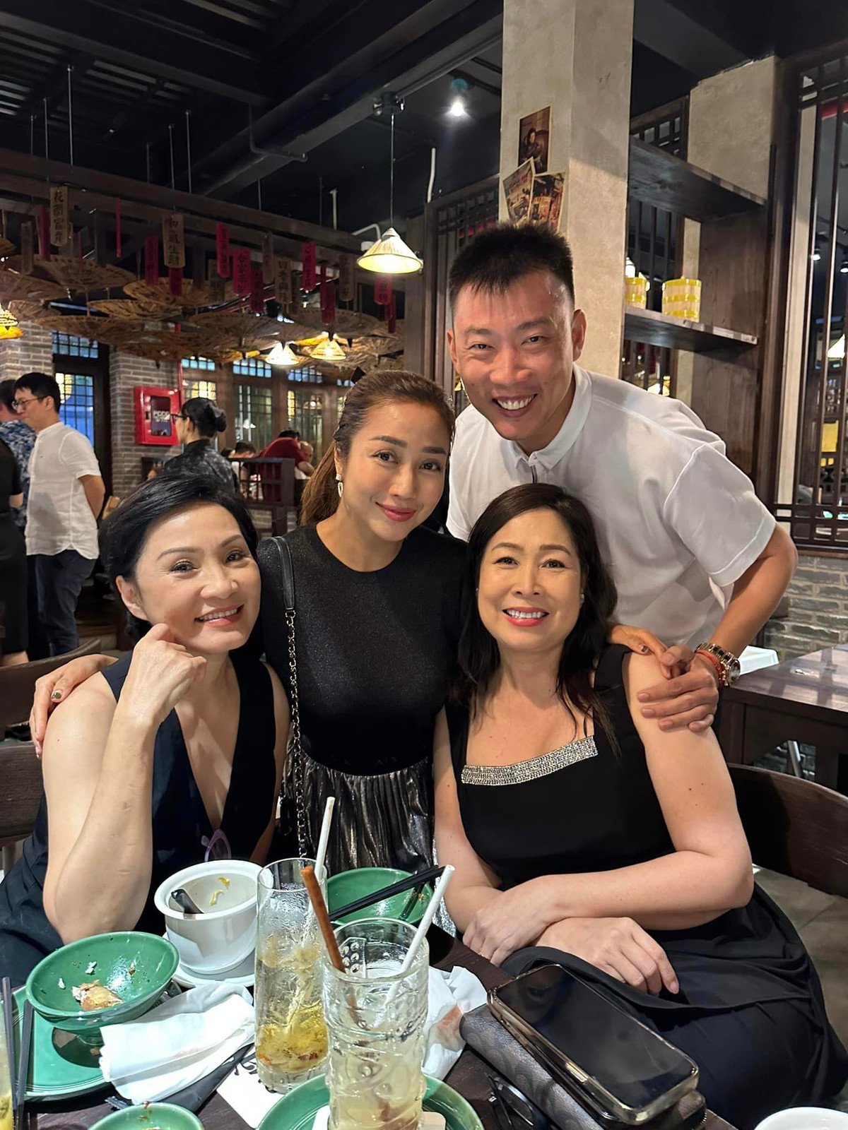 Nữ nghệ sĩ chia sẻ, thích nhất món cơm chiên tại nhà hàng của Trấn Thành dù mới giảm được 16 kg.