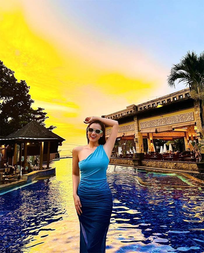 Nữ diễn viên "Chồng cũ, vợ cũ, người yêu cũ" khoe vóc dáng gợi cảm tại khu nghỉ dưỡng.