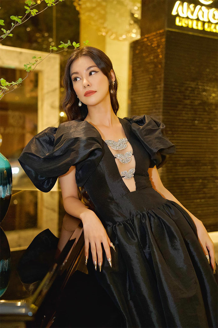 Bùi Lan Hương tự sáng tác và tham gia sản xuất hầu hết các ca khúc mà cô hát. Cô nổi lên từ chương trình Sing my song - Bài hát hay nhất mùa thứ hai với hàng loạt bản nhạc mang phong cách dream pop. Cô được nhạc sĩ Lê Minh Sơn mệnh danh là nữ hoàng nhạc dream pop của Việt Nam.