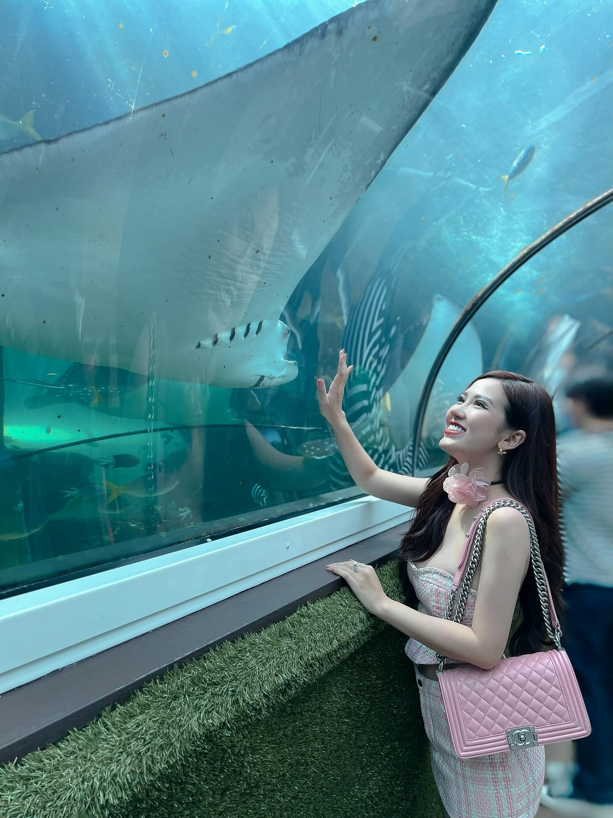 Mới đây, MC Thu Hà đăng loạt ảnh khoe vẻ đẹp rạng rỡ khi một mình vi vu ở nước Úc.