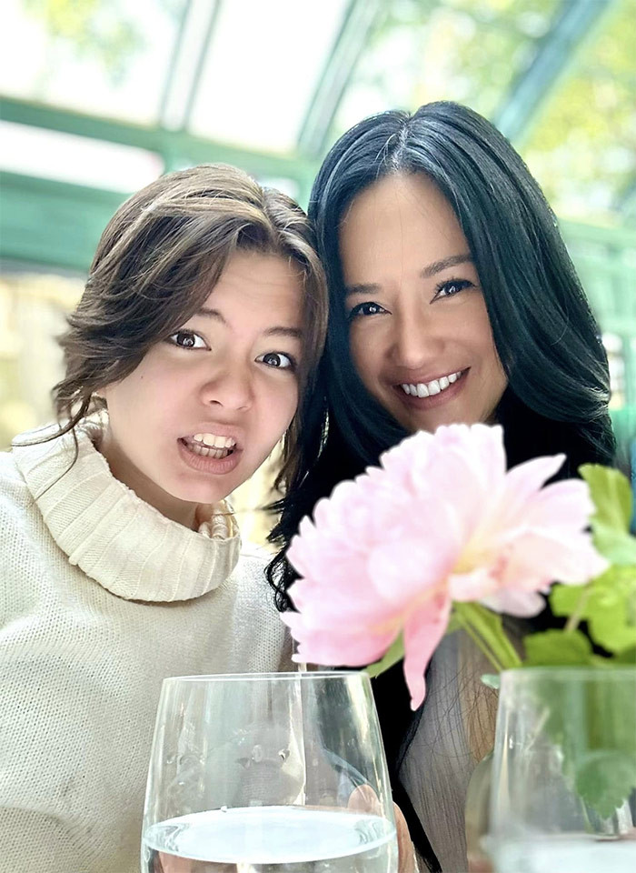 Bé Tép thừa hưởng nét đẹp của cả bố lẫn mẹ.