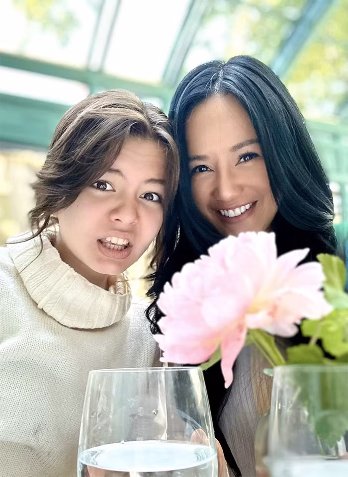 Bé Tép thừa hưởng nét đẹp của cả bố lẫn mẹ.