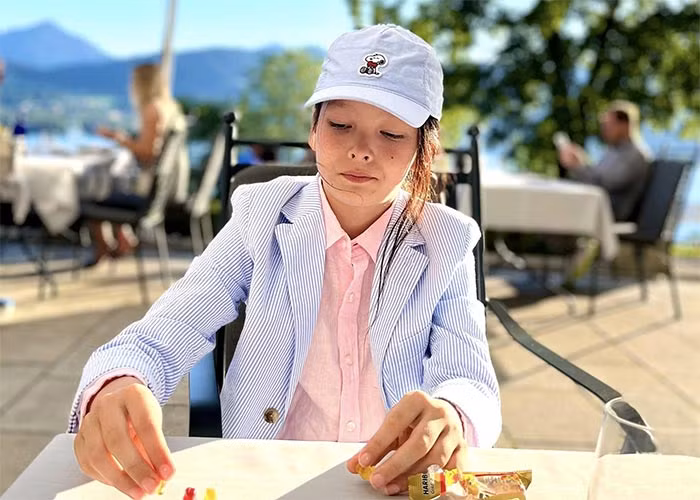 Tôm ngày càng chững chạc nhưng vẫn giữ được nét đáng yêu lúc nhỏ.