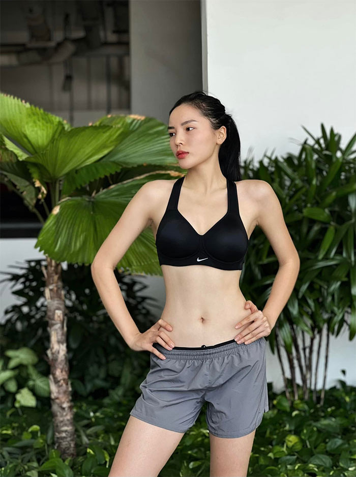 Số đo ba vòng của người đẹp 27 tuổi luôn khiến nhiều người phải ngoái nhìn.