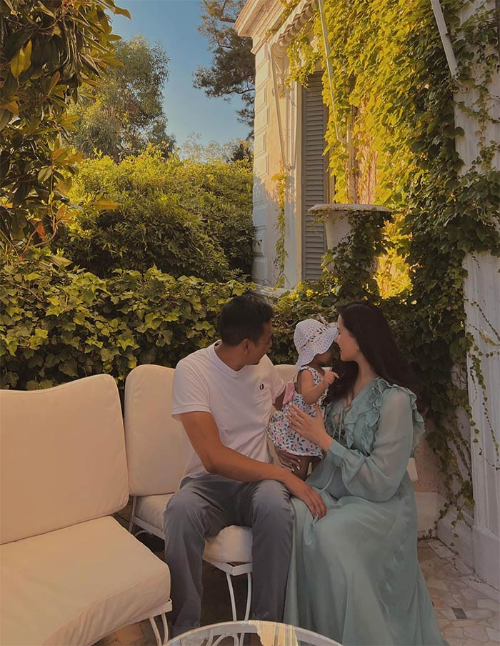 Sau khi kết hôn, Phanh Lee tạm dừng công việc đóng phim để toàn tâm toàn ý cho gia đình nhỏ.