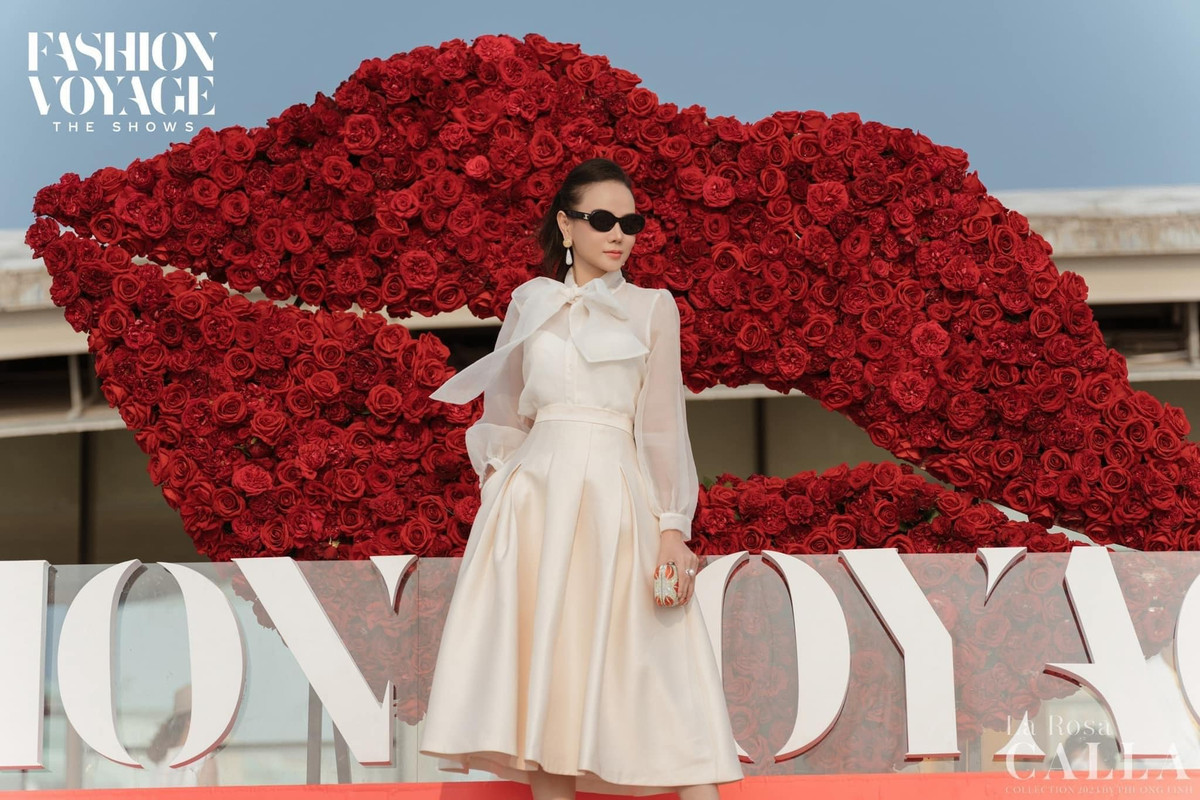 Cựu siêu mẫu đời đầu cũng hiếm hoi xuất hiện tại show diễn thời trang.