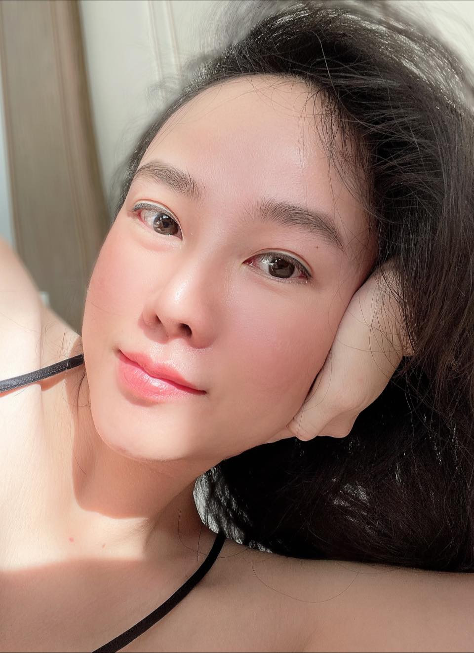 Dương Yến Ngọc chọn cuộc sống mẹ đơn thân, học cách sống lạc quan và an yên sau những biến cố đời tư. Trên trang cá nhân, cô thường xuyên chia sẻ những bài viết phát triển bản thân qua việc chữa lành tâm lý.