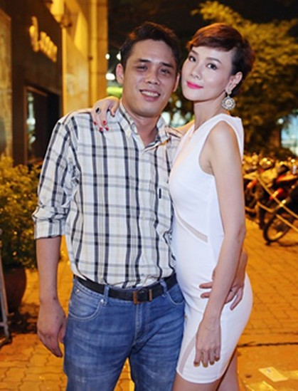 Nổi tiếng là thế nhưng tên tuổi của Dương Yến Ngọc gắn với không ít thị phi, đặc biệt là chuyện tình cảm. Cựu người mẫu chia tay người chồng đầu tiên sau 4 năm chung sống dù có một con gái chung. Chân dài sau đó kết hôn với doanh nhân Trần Thông và có thêm một cậu con trai. Cuộc hôn nhân thứ hai kéo dài 3 năm trước khi kết thúc trong ồn ào. Ảnh: Gia đình và Xã hội.