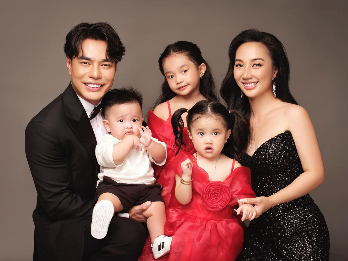 Được mệnh danh là "chiến thần livestream", Dương Lâm "Đồng Nai" thường xuyên cho vợ con "lên sóng" trong những video của mình.