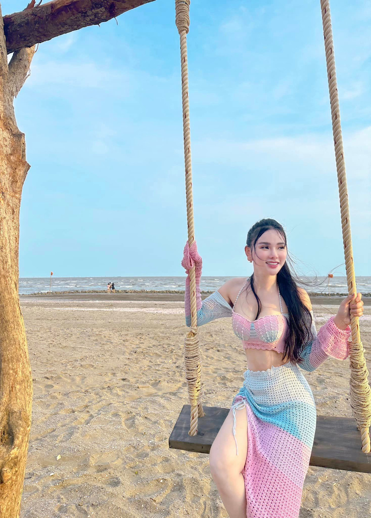 Am hiểu trong lĩnh vực làm đẹp nên nữ ca sĩ rất chú trọng đến việc chăm sóc da và giữ dáng.