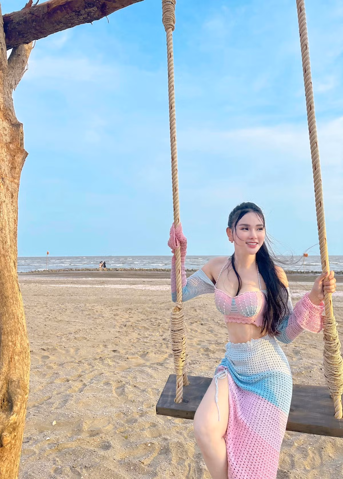 Am hiểu trong lĩnh vực làm đẹp nên nữ ca sĩ rất chú trọng đến việc chăm sóc da và giữ dáng.