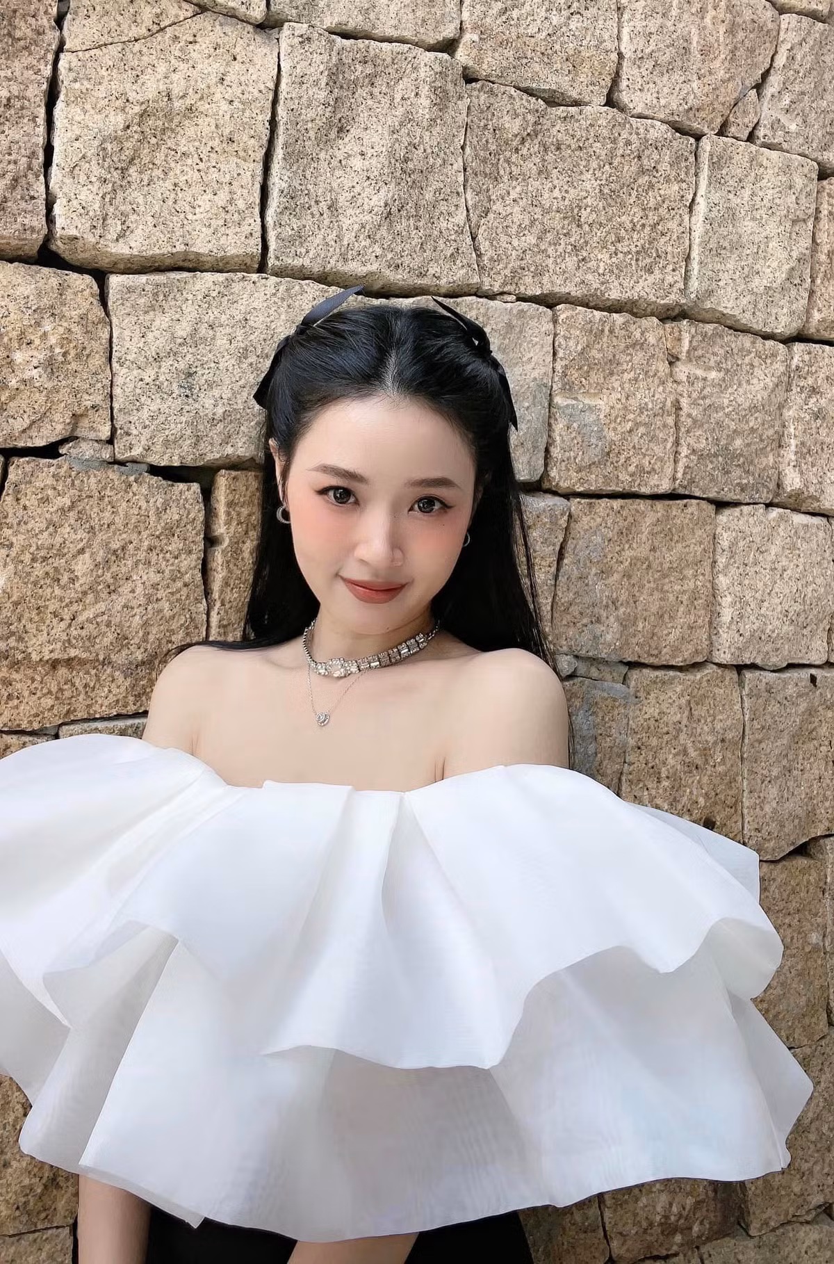 Vóc dáng ngày càng đẹp giúp mỹ nhân cởi mở hơn trong việc khoe dáng trên mạng xã hội.