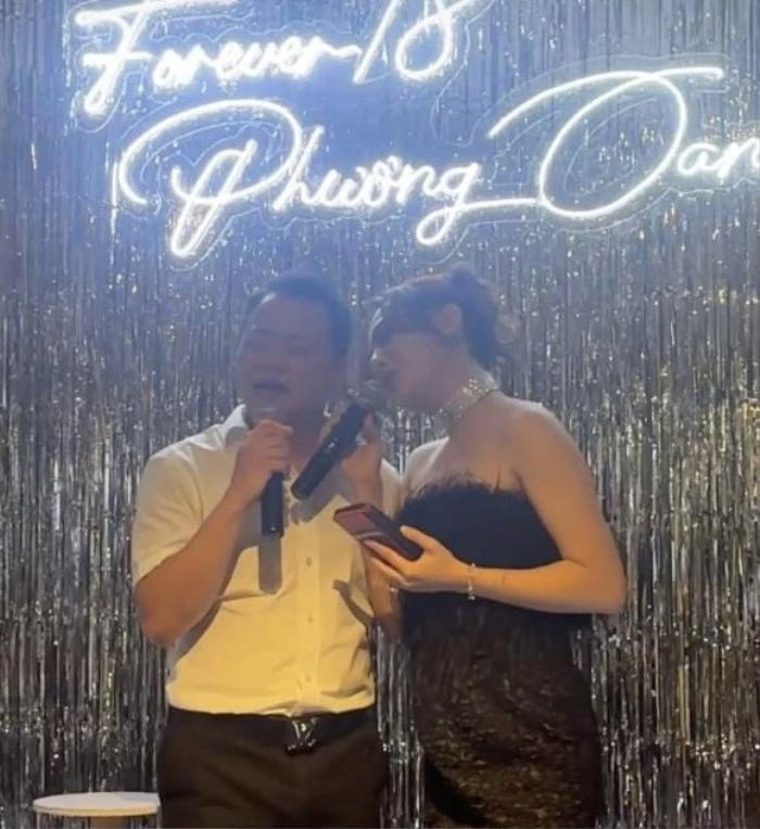 Vợ chồng Phương Oanh "quẩy" hết mình với màn song ca tình tứ.