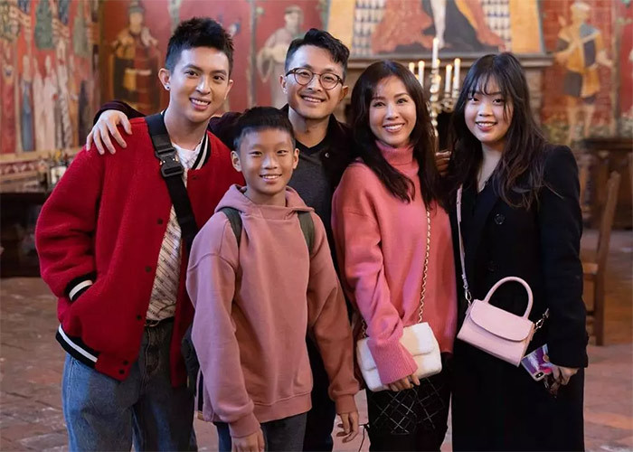 Cả hai cùng có sự nghiệp riêng nên độc lập về tài chính. Tuy nhiên, trong gia đình, Thu Hoài vẫn coi Tống Trí là trụ cột gia đình. "Về rất nhiều mặt, tôi và các con đều dựa vào anh Trí. Nếu không có anh Trí trong nhà, tôi sẽ cảm thấy ngay rằng đây không còn là ngôi nhà mình quen thuộc nữa", Thu Hoài nói.