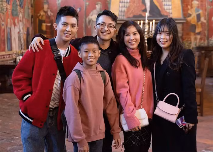 Cả hai cùng có sự nghiệp riêng nên độc lập về tài chính. Tuy nhiên, trong gia đình, Thu Hoài vẫn coi Tống Trí là trụ cột gia đình. "Về rất nhiều mặt, tôi và các con đều dựa vào anh Trí. Nếu không có anh Trí trong nhà, tôi sẽ cảm thấy ngay rằng đây không còn là ngôi nhà mình quen thuộc nữa", Thu Hoài nói.