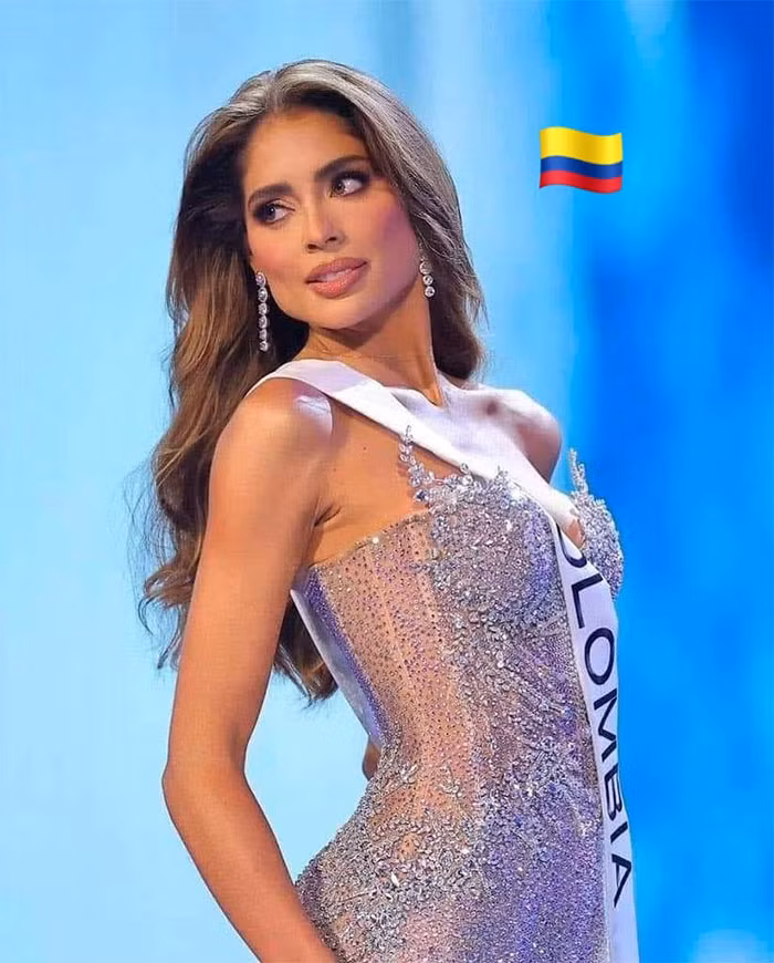 Người đẹp Colombia, Camila Avella, thí sinh lọt Top 5 cuộc thi Miss Universe 2023 nhận được nhiều sự quan tâm của khán giả không chỉ bởi nhan sắc mà còn do cô là thí sinh duy nhất đã lập gia đình và sinh con.