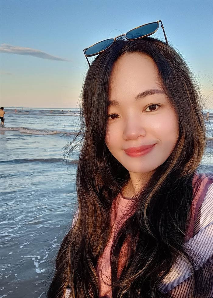 Vợ Phú Đôn không hoạt động trong lĩnh vực nghệ thuật và được chồng nhận xét là người chăm chỉ, biết vun vén cho gia đình.