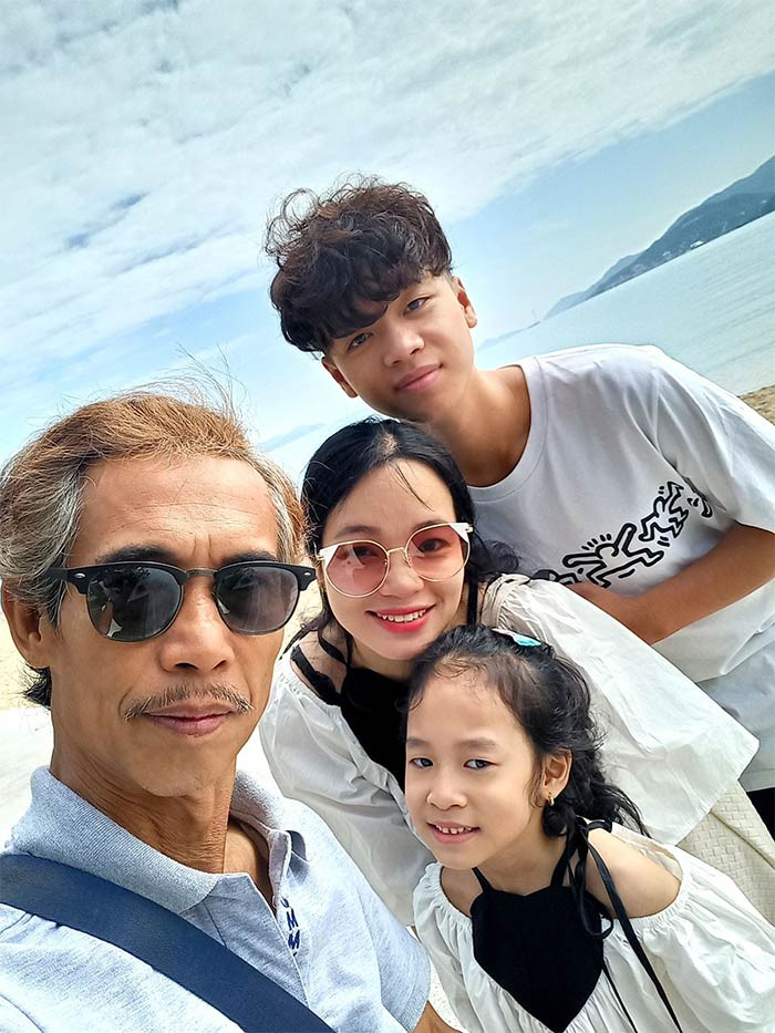 Hai con càng lớn, Hồng Vân càng có thời gian chăm chút cho bản thân nên cô nhuận sắc hơn.