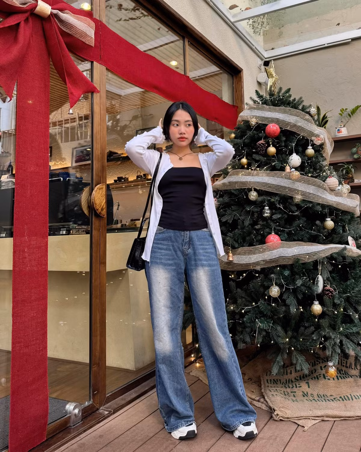 Biết cách làm đẹp và giữ dáng, Phương Mỹ Chi được khen ngày càng xinh đẹp, trưởng thành và chững chạc hơn ở tuổi 20.