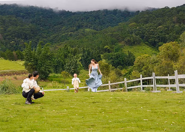 Lisa và Leon là "trái ngọt" tình yêu của Hà Hồ - Kim Lý. Cặp song sinh chào đời vào tháng 11/2020.