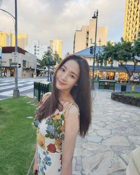 Trên trang cá nhân, Park Min Young thường khoe những khoảnh khắc mặt mộc nhưng vẫn rất xinh đẹp, quyến rũ. (Ảnh: Instagram)